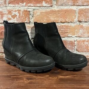 Sorel Joan of Arctic wedge black size 8 1/2